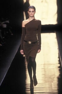 DonnaKaran2001WomenRTW29.thumb.jpg.c973179cf94f2cdef83005d6c4393c9e.jpg