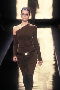 DonnaKaran2001WomenRTW30.thumb.jpg.68449de07c41b4fa71a9888d411f793f.jpg