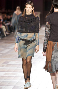 DriesVanNoten2002WomenRTW72.thumb.jpg.c733ab9622161079b6fe1c61c528d746.jpg