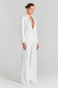 ECOM_NATASHA_BLAZER_CAMERON_TROUSERS__WHITE_2_73b8d81a-7ba3-4262-8fb0-e64251f6395c_2000x.jpg