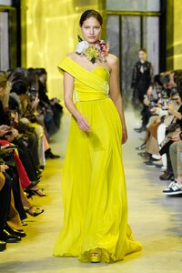 ElieSaabF23031.thumb.jpg.d6aa33deea5d5fd30624d01fbad01457.jpg