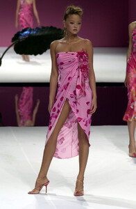 EmanuelUngaro2001WomenSS48.thumb.jpg.2cac8ec5057e985fd9af90af26576001.jpg