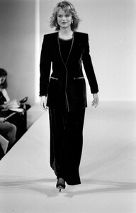 Eva_Escada_FW1994_02.jpg