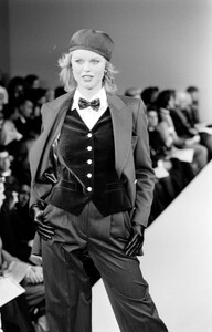 Eva_Escada_FW1994_14.jpg