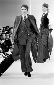 Eva_Escada_FW1994_19.jpg