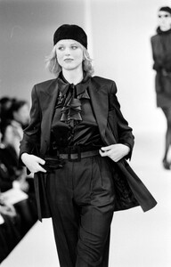 Eva_Escada_FW1994_25.jpg