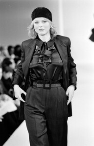 Eva_Escada_FW1994_27.jpg