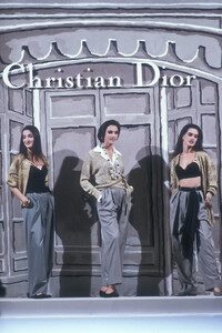 Famke_Christian_Dior_SS1989_01.jpg