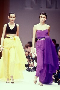 GianfrancoFerre1990WomenRTW73.thumb.jpg.4a37a51dd077b2c79d80b93a611fefef.jpg