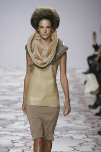 Giles2010WomenFW11.thumb.jpg.165a282a111cddad9f38327d2e08c849.jpg