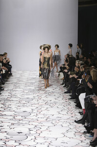 Giles2010WomenFW18.thumb.jpg.e767f0e0ed37760e6139e4e62ad89f00.jpg