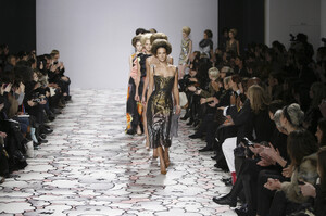 Giles2010WomenFW19.thumb.jpg.96ab0159ba9d38dc728ffdbd6fc82f38.jpg