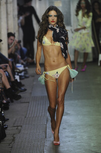 Giles2011WomenSS1.thumb.jpg.f105154a23029634bfe1ed908849b28b.jpg