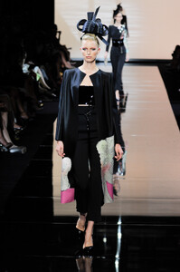 GiorgioArmaniPrive2011HauteCoutureFW7.thumb.jpg.f2ca72651376d575f70eaf55861eb02e.jpg