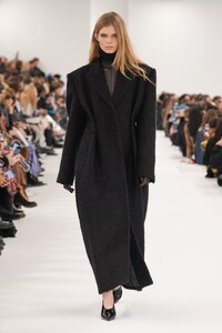 GivenchyF23003.thumb.jpg.1e09449c2bf625613b1393961dc1f72c.jpg