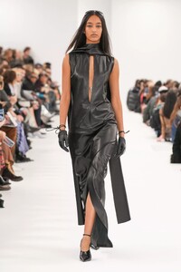 GivenchyF23016.thumb.jpg.e624639f966d28ebbc1f5f1dede998ed.jpg