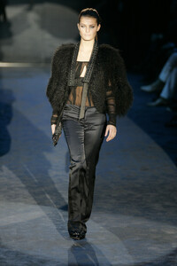 Gucci2005WomenFW60.thumb.jpg.c693178002bb31ba62514d95f1792d04.jpg