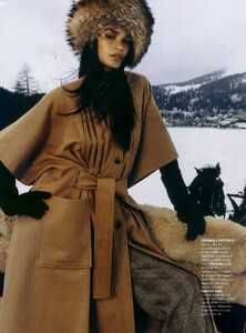 HarpersBazaar_USA_Novembro2000_phMikaelJansson_02_CarolineRibeiro_122_650lo.jpg