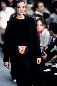 HelmutLang1994WomenFW19.thumb.jpg.e54acec135acda6dcd98d7a42f4db6ff.jpg