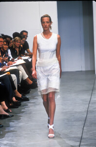 HelmutLang1999WomenSS12.thumb.jpg.db4bf3adb0a63b66675f2ee9dda75bb1.jpg