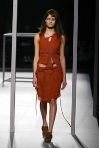 HusseinChalayan2002WomenRTW47.thumb.jpg.f0d912b3346e1fcb40441be927c1a2e2.jpg