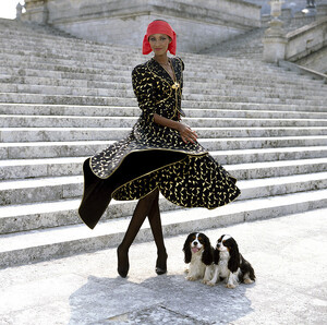 Iman_by_Norman_Parkinson_VogueParis_1982_02.jpg