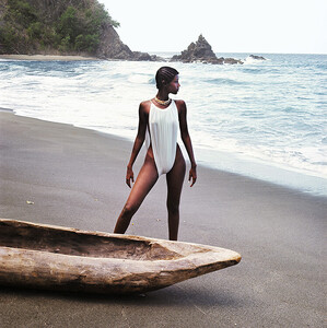 Iman_by_Norman_Parkinson_VogueUK_1976_03.jpg