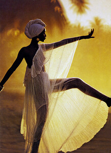 Iman_by_Norman_Parkinson_VogueUK_1976_04.jpg