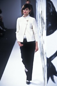 IsabelMarant2001WomenRTW19.thumb.jpg.a19eedd19e8799ee1a453d8392d755c1.jpg