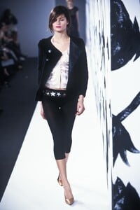 IsabelMarant2001WomenRTW4.thumb.jpg.10718a7f9fe418c25cae8fb807057c8d.jpg