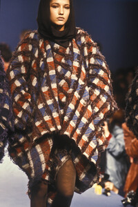 IsseyMiyake1984WomenRTW34.thumb.jpg.46a094e59c7ece09e35c4c0e7e4c66a3.jpg