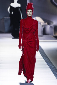 JeanPaulGaultier2003HauteCouture333.thumb.jpg.2a024a5b7b9f1b16764145a1f864702b.jpg