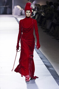 JeanPaulGaultier2003HauteCouture340.thumb.jpg.03275f7504fe3ded068a8a681d2ed320.jpg