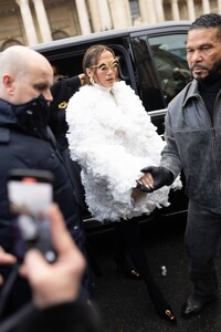 Jennifer-Lopez---Arriving-at-the-Schiaparelli-show-in-Paris-during-fashion-week-01.jpg