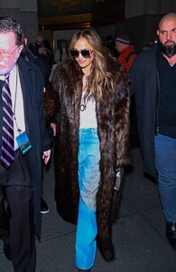 Jennifer-Lopez---Leaving-NBC-Studios-in-New-York-08.jpg