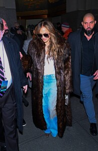 Jennifer-Lopez---Leaving-NBC-Studios-in-New-York-14.jpg