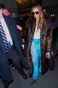 Jennifer-Lopez---Leaving-NBC-Studios-in-New-York-23.jpg