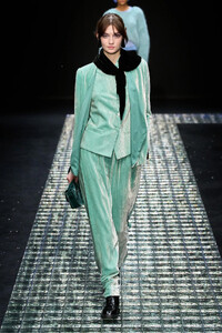 Julia Ratner Emporio Armani Fall 2024 RTW MFW 2.jpg