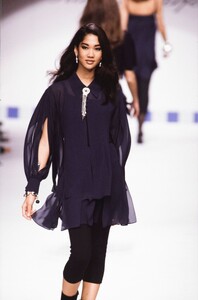 Kimora_Lee_Karl_Lagerfeld_SS1991.jpg