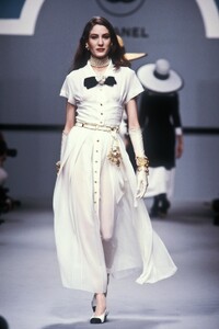 Laura_Lenee_Chanel_SS1989_01.jpg