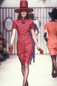 Laura_Lenee_Karl_Lagerfeld_SS1989_06.jpg