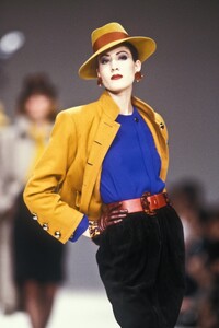 Laura_Lenee_Yves_Saint_Laurent_SS1989_03.jpg