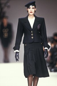 Laura_Lenee_Yves_Saint_Laurent_SS1989_05.jpg