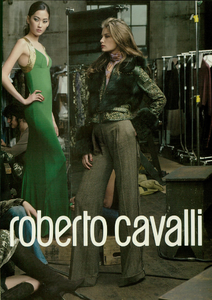 Leibovitz_Roberto_Cavalli_Fall_Winter_2005_06_02.thumb.png.039a23fd75569ecef4e0548c654dce61.png