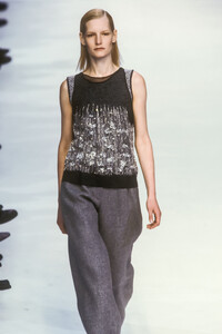 Loewe1998WomenRTW30.thumb.jpg.fe67b0c3d4ff1a4f709aa21d9860aea7.jpg