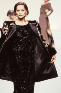 Mahe_Berner_Macaire_Nina_Ricci_FW1988_HC_02.jpg