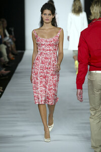 MarcJacobs2003WomenRTW14.thumb.jpg.08d7e9c2cd0d9811787bb1d68087714b.jpg