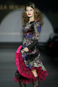 MariellaBurani2005FW20.thumb.jpg.3905d3d15c869306cae3749ab13726ff.jpg