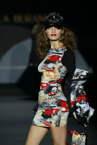 MariellaBurani2005FW41.thumb.jpg.4329400d59cf05ffc747cc3e8ff89128.jpg