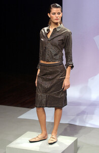 MaritheFrancoisGirbaud2002WomenRTW7.thumb.jpg.2d103b7334a12cb77939e705ac4ef13a.jpg